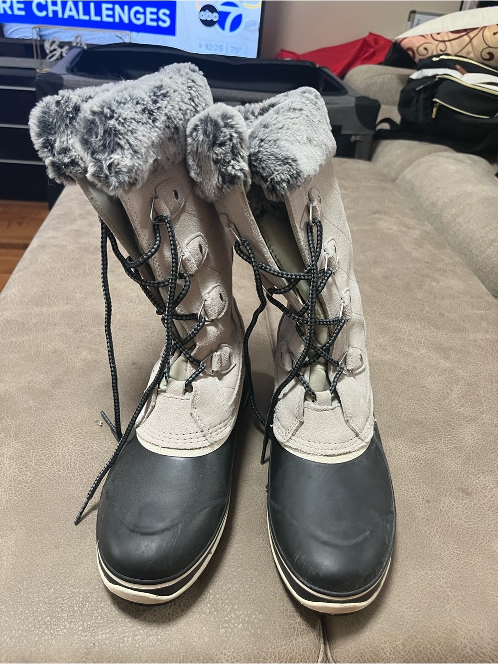 KHOMBU Women's Gray Faux-Fur Winter Lace-Up Boots size 8